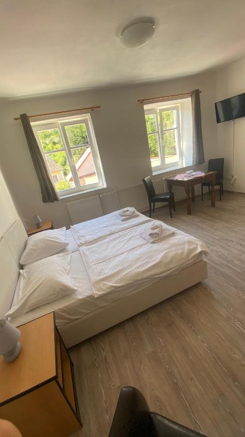 Rozmberk Inn 로즘벅네드블타부 외부 사진