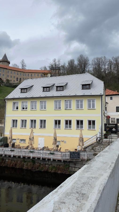 Rozmberk Inn 로즘벅네드블타부 외부 사진