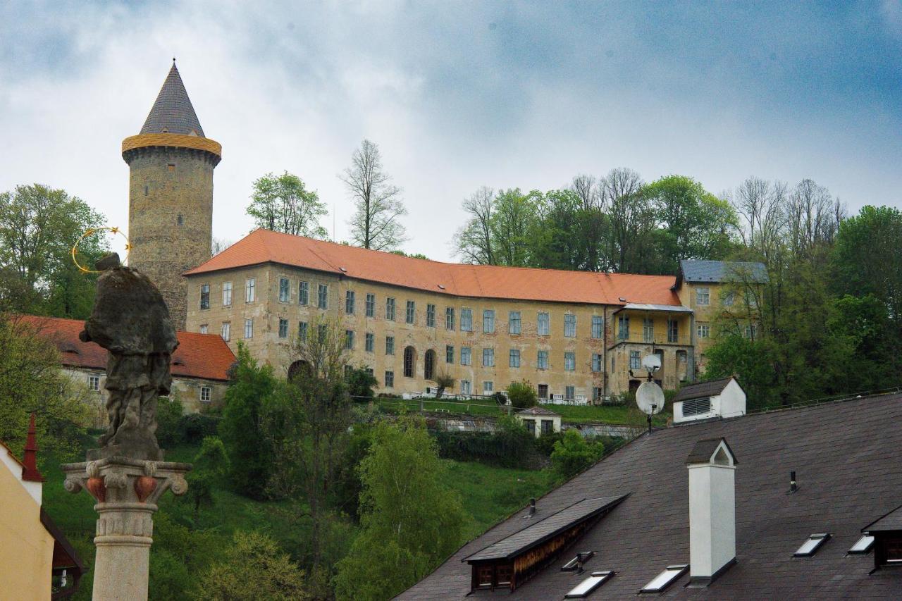 Rozmberk Inn 로즘벅네드블타부 외부 사진